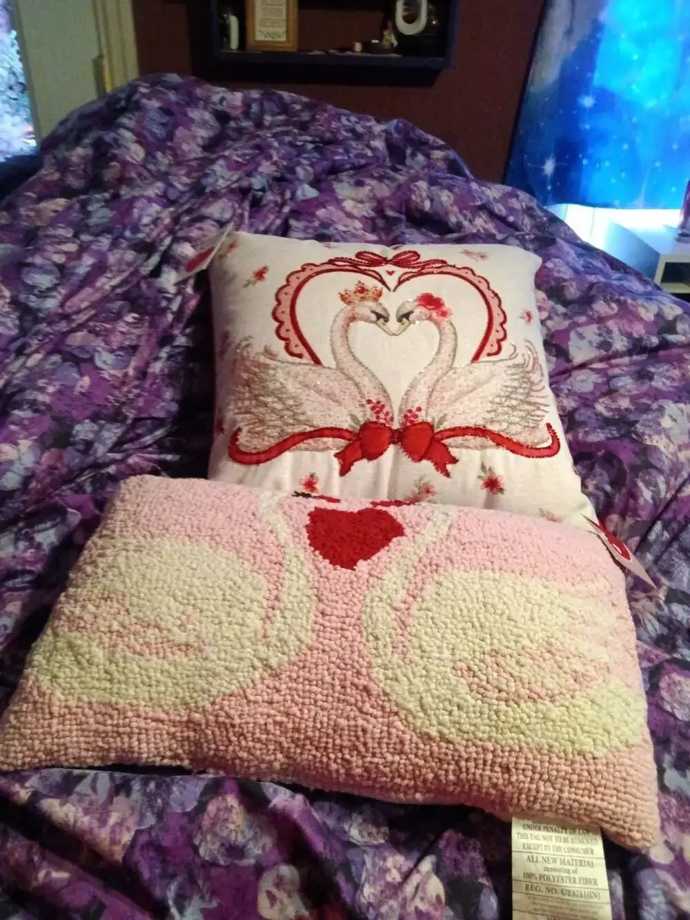Set of 2 Brand New Decorative Accent Pillows with Tags – Romantic Swan Pink
